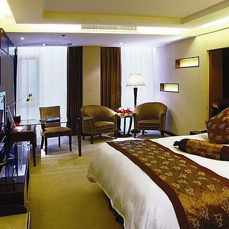 Crystal Island Club Hotel Шанхай Екстериор снимка