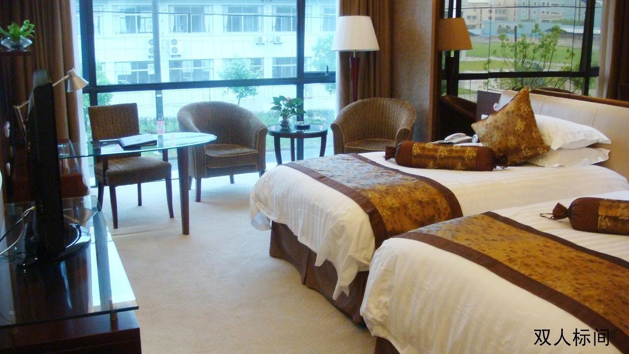 Crystal Island Club Hotel Шанхай Екстериор снимка
