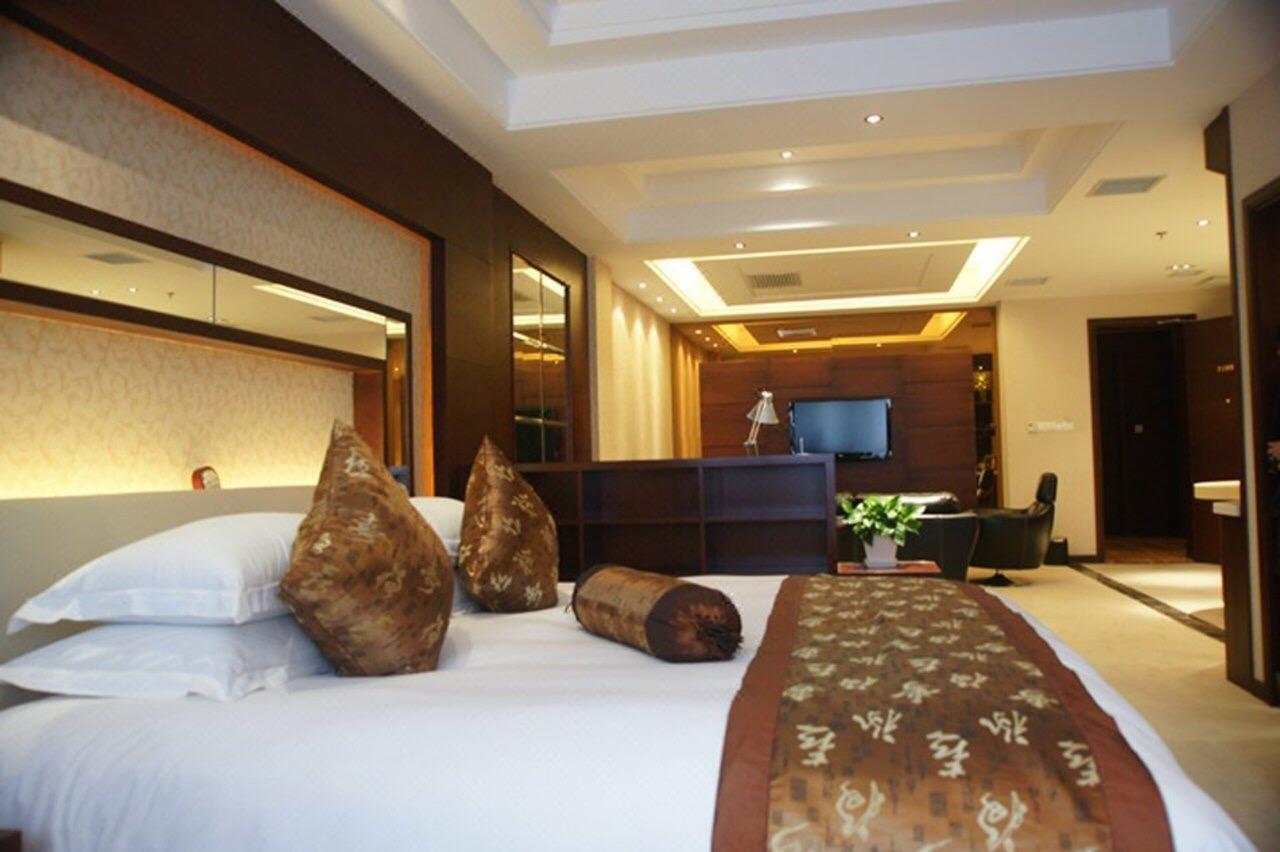 Crystal Island Club Hotel Шанхай Екстериор снимка