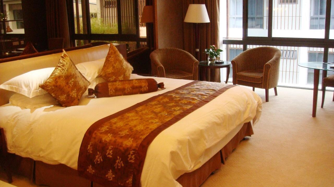 Crystal Island Club Hotel Шанхай Екстериор снимка